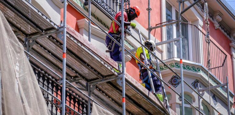 spain-already-regularised-over-half-a-million-undocumented-migrants-in-2005.-heres-what-happened-to-its-economy