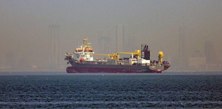 from-the-strait-of-hormuz-to-malacca,-global-trade-relies-almost-entirely-on-these-five-narrow-waterways
