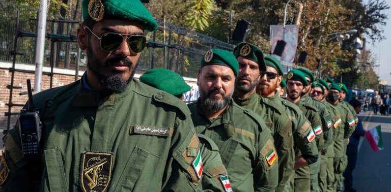 irans-revolutionary-guard-would-fiercely-resist-a-us-ground-invasion.-history-proves-it