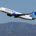 united-airlines-flight-attendants-ratify-new-5-year-contract-with-31-percent-raise