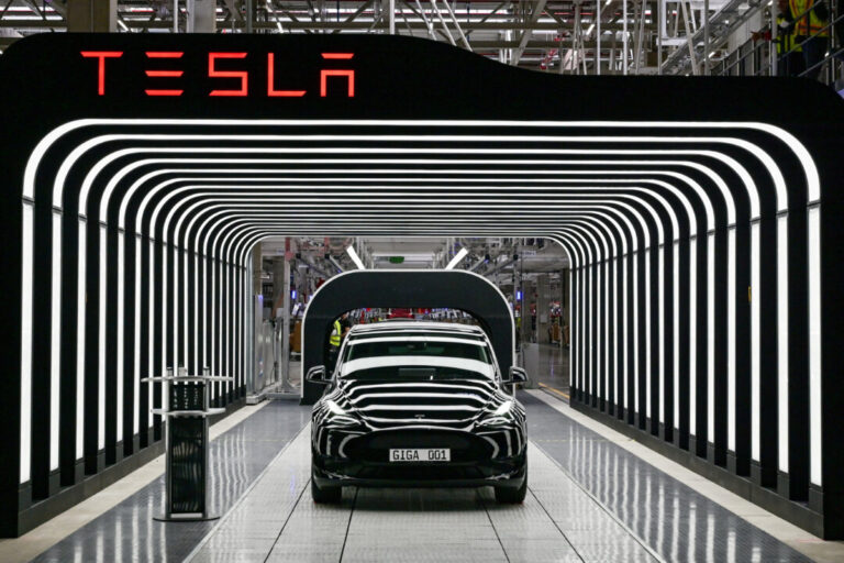 tesla-launches-full-self-driving-in-lithuania