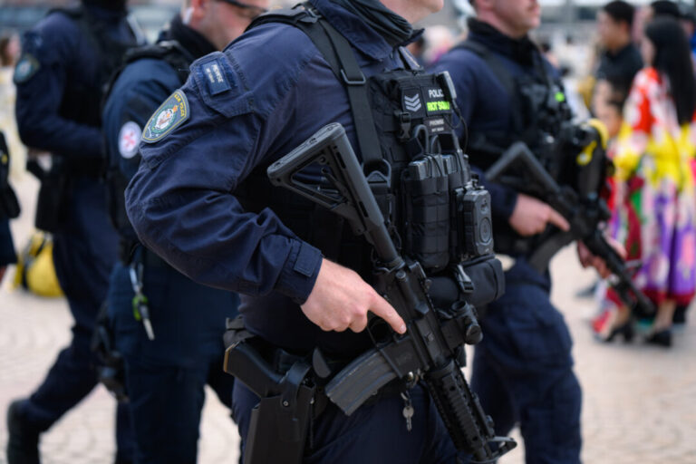 arming-police-does-not-lead-to-increase-in-shootings,-study-finds