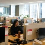 1-in-4-midcareer-white-collar-workers-see-stalled-professional-growth,-study-finds