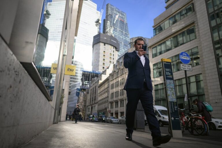 UK Regulator Tightens Rules to Avert Future Cash Crunch