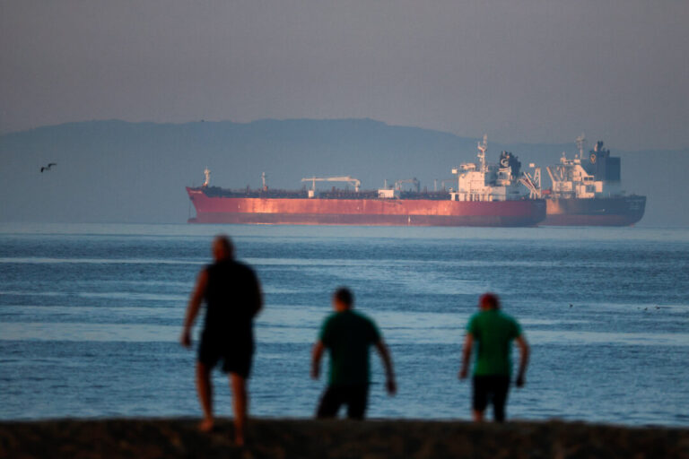 Oil Exports Narrow US Trade Deficit in April