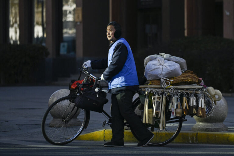 Chinas Flexible Employment Population Reaches 300 Million: Report