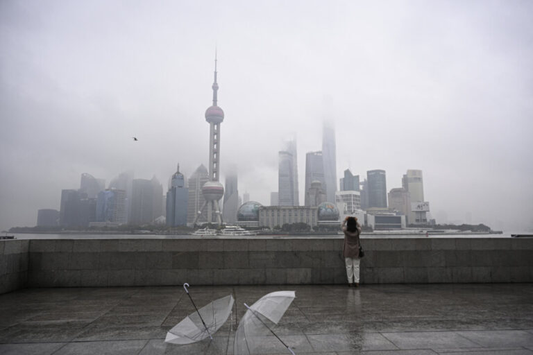 Chinese Investors Demand Answers 6 Months After Zhejiang Financial Platform Collapse