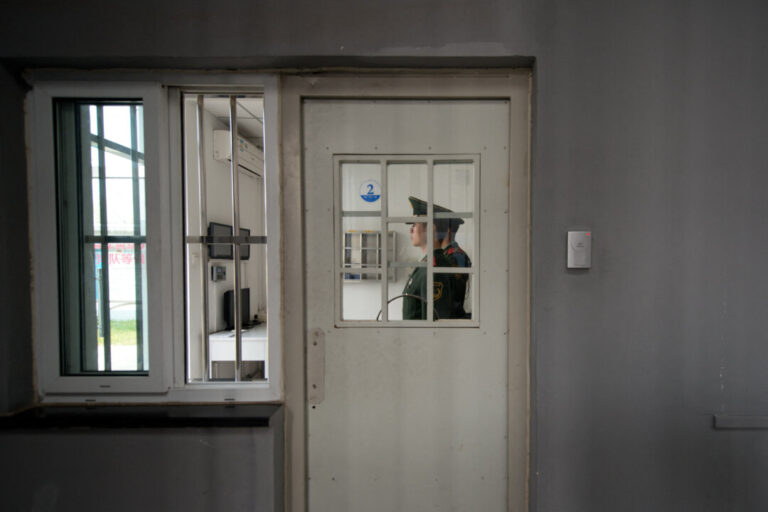 more-chinese-officials-turning-themselves-in-amid-expanding-anti-corruption-drive