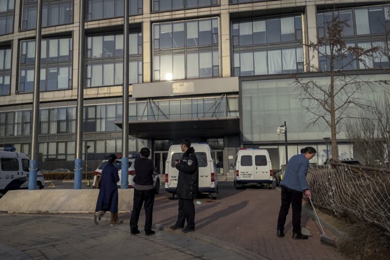 chinese-debtors-say-blacklist-system-leaves-them-trapped-as-economy-weakens