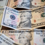 us-dollar-reaches-1-year-high-on-fed-rate-hike-bets