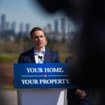 poilievre-opposes-federal-ratification-of-k’moks-first-nation-treaty,-citing-property-rights-concerns