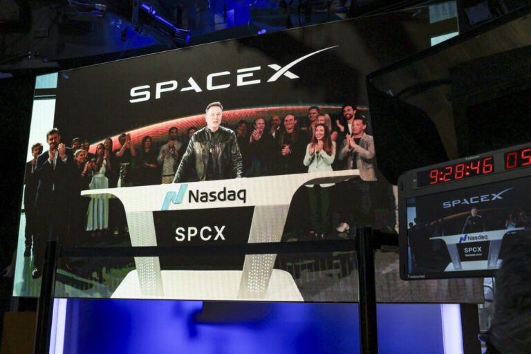 spacex-shares-down-nearly-20-percent-from-post-ipo-high