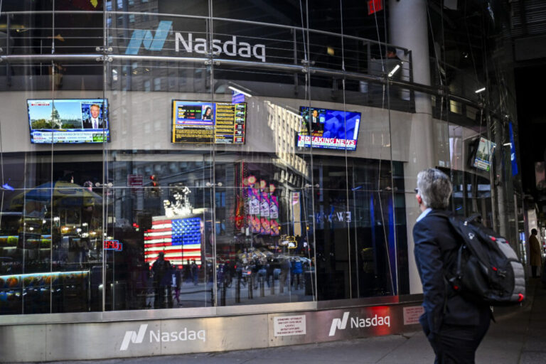 global-chip-selloff,-spacex-slump-hit-nasdaq