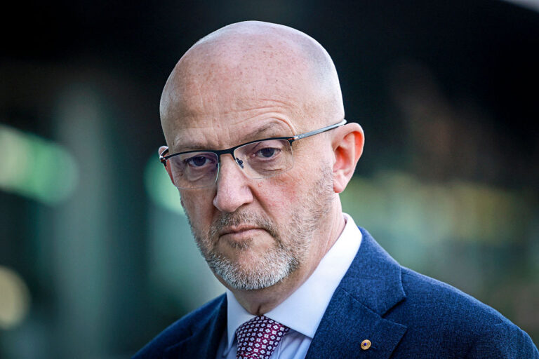 5-regimes-actively-targeting-australians-to-force-them-to-leave-the-country:-spy-agency
