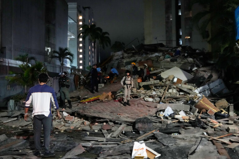 live-now:-strong-earthquakes-strike-venezuela