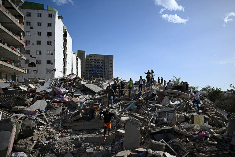 rescue-efforts-continue-after-venezuela-earthquakes