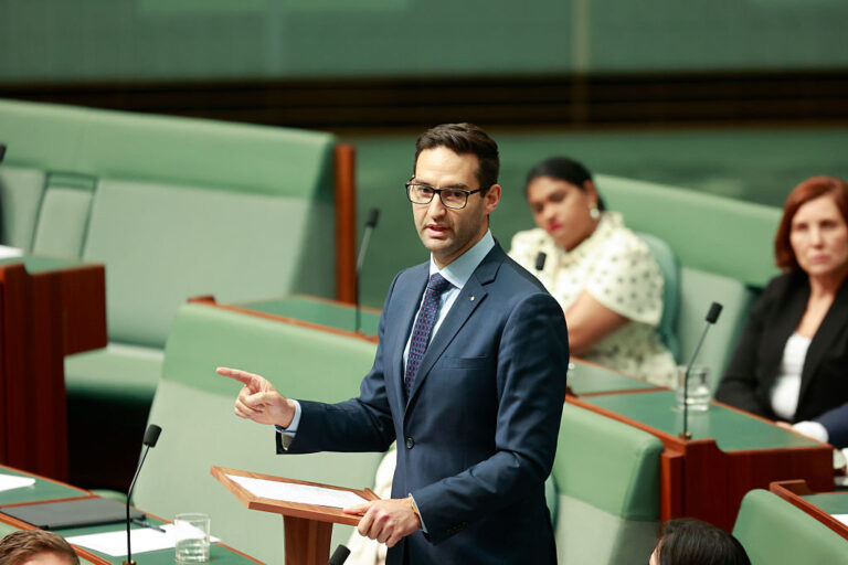 labor-mp-says-anti-semitic-abuse-was-a-rare-occurrence,-then-oct.-7-happened