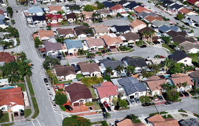 nearly-20-percent-of-house-hunters-consider-relocating-across-regions:-report