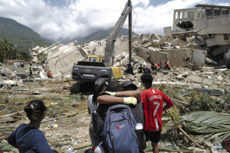 live-now:-search-for-venezuela-earthquake-victims-continues-in-caracas