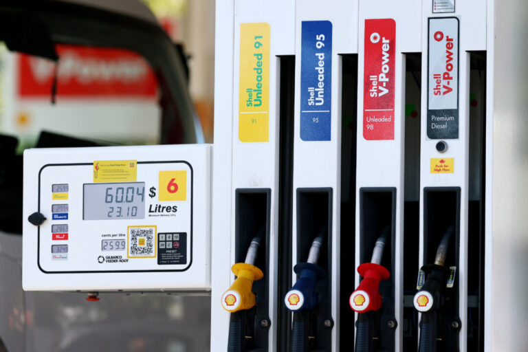 watching-like-a-hawk:-treasurer-warns-fuel-retailers-amid-price-rise