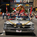 the-hats-are-on:-parade-kicks-off-calgary-stampede