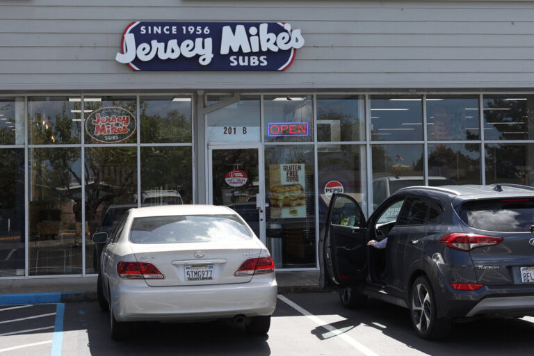 jersey-mikes-subs,-a-blackstone-owned-sandwich-franchise,-files-for-ipo