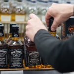 us-lawmaker-to-introduce-bill-targeting-canadian-provinces-over-us-liquor-ban