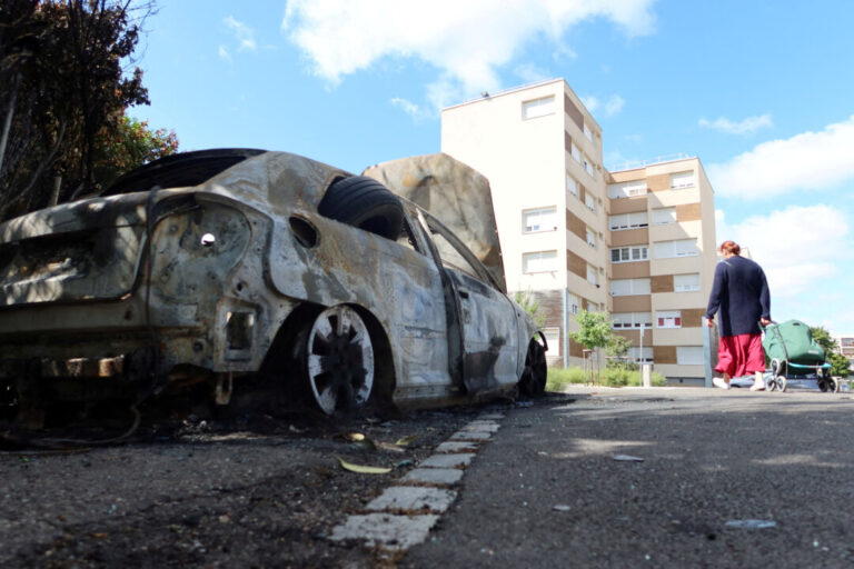 french-lawmakers-vote-to-give-police-officers-benefit-of-doubt-in-shootings
