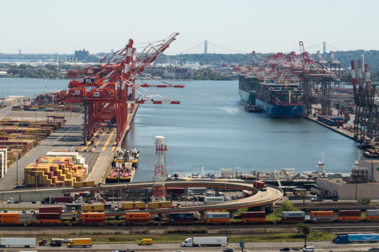 businesses-still-plan-price-hikes-to-recover-tariff-costs,-new-york-fed-says