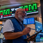 wall-street-review:-tech-stocks-regain-market-lead-amid-rising-oil-prices-and-bond-yields