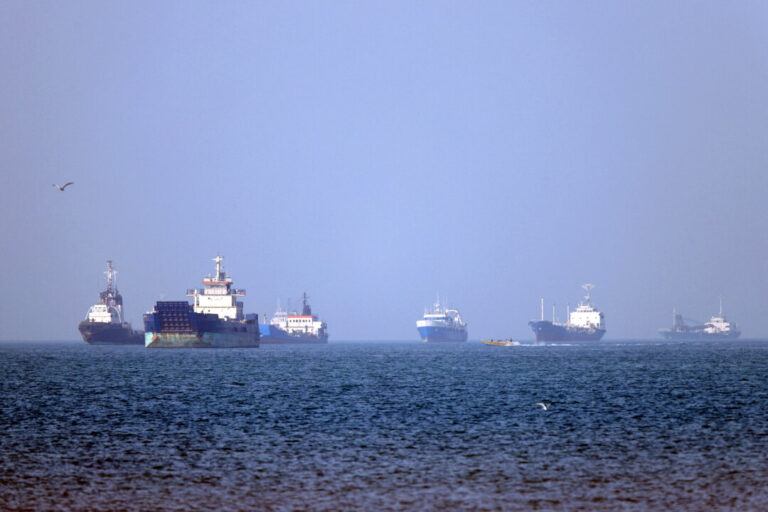 oil-prices-jump-as-usiran-fighting-intensifies,-irgc-says-strait-of-hormuz-closed