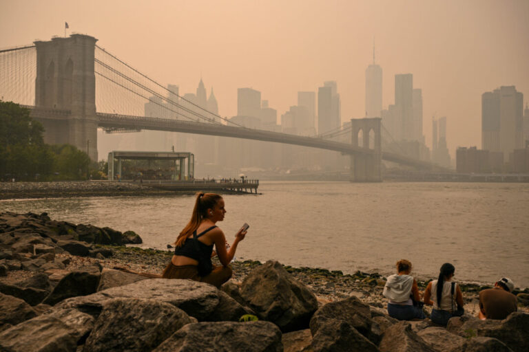 live-now:-view-of-new-york-in-the-smoke-from-wildfires-in-canada