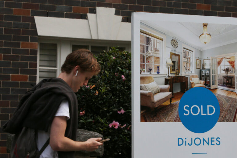 $500,000-earners-borrow-twice-as-much-as-average-households:-inquiry