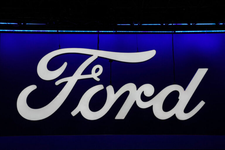 ford-recalls-nearly-390,000-vehicles-for-potential-second-row-seat-hazard