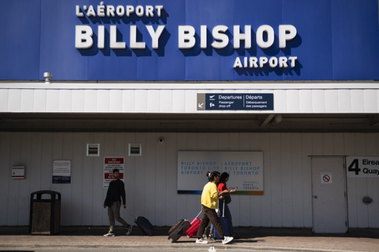 Federal Government Rejects Expansion of Torontos Billy Bishop Airport