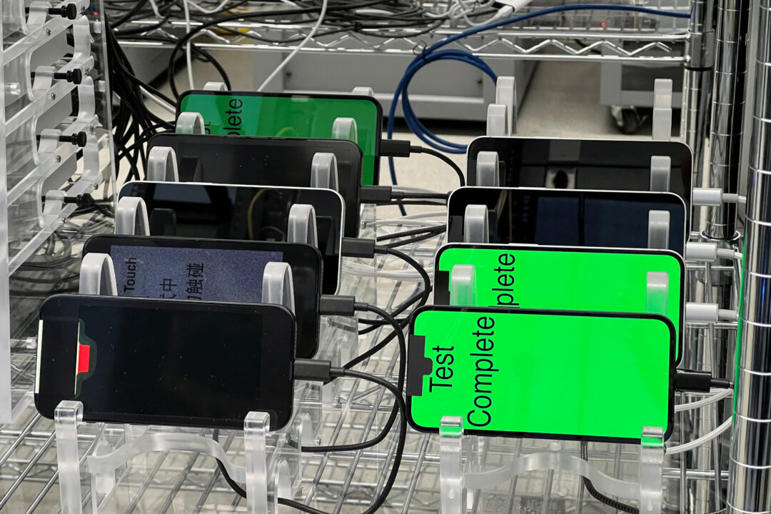 fcc-votes-30-to-ban-chinese-labs-from-testing-electronics-for-us-market