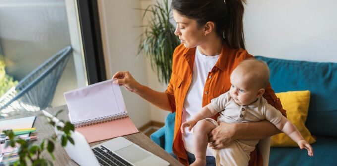 the-impossible-equation-of-being-a-researcher-mother,-striving-to-make-ends-meet