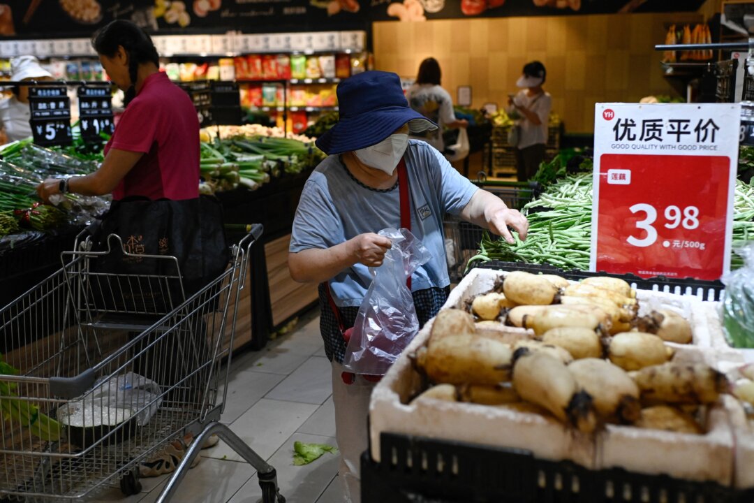 the-facade-of-prosperity:-why-chinas-households-arent-spending